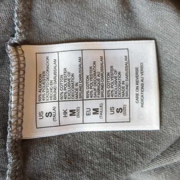 Walt Disney World Peace Love Capsleeve Women's Small - Picture 4 of 4